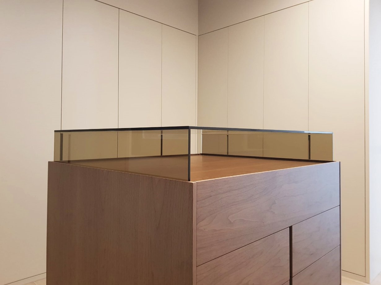 Vestidor con isla central cubelles