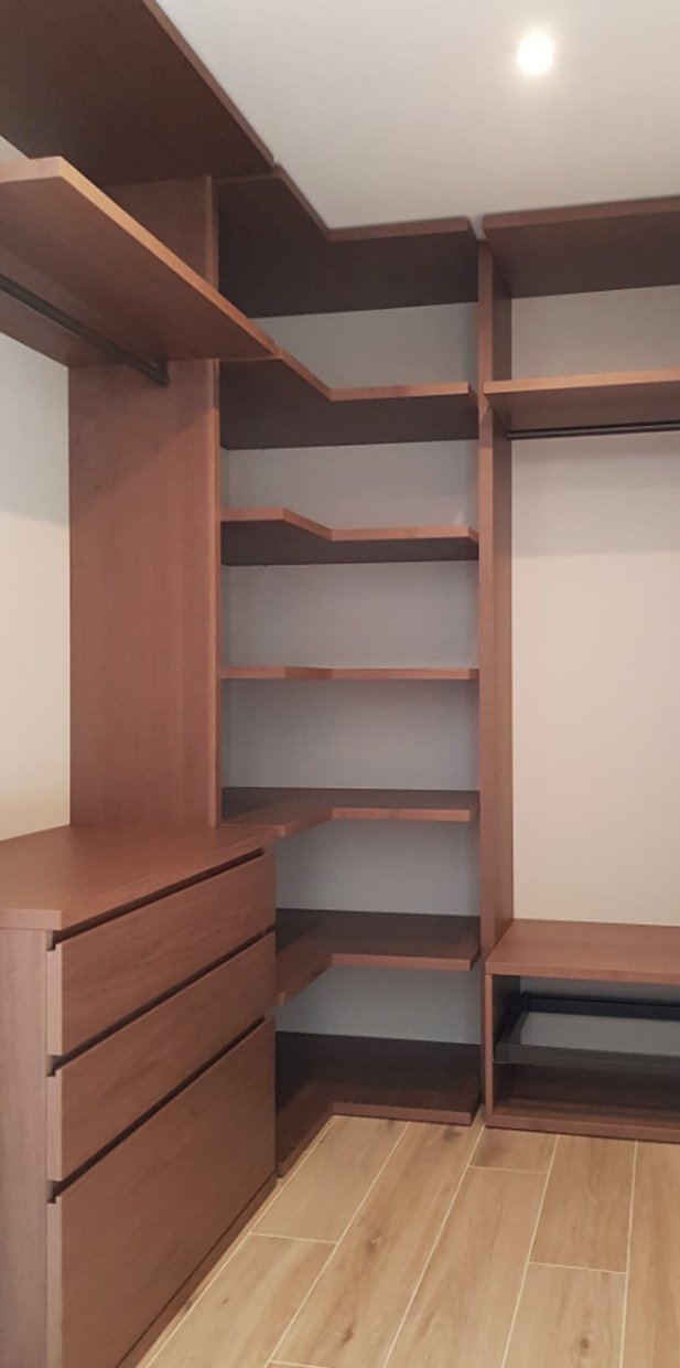 Vestidor abierto de madera