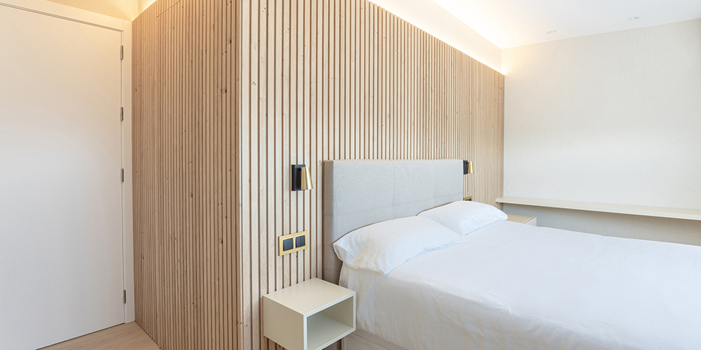 Vestidor a mida amb porta oculta